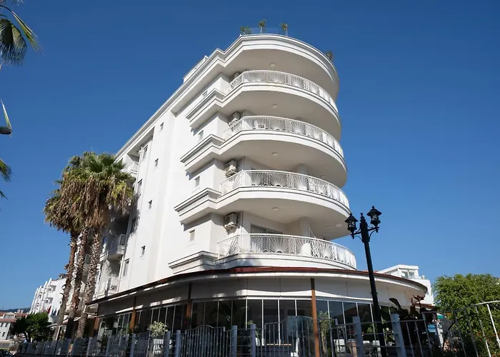 浪漫海滩酒店 马尔马里斯