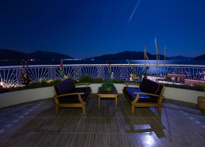 浪漫海滩酒店 3* 马尔马里斯