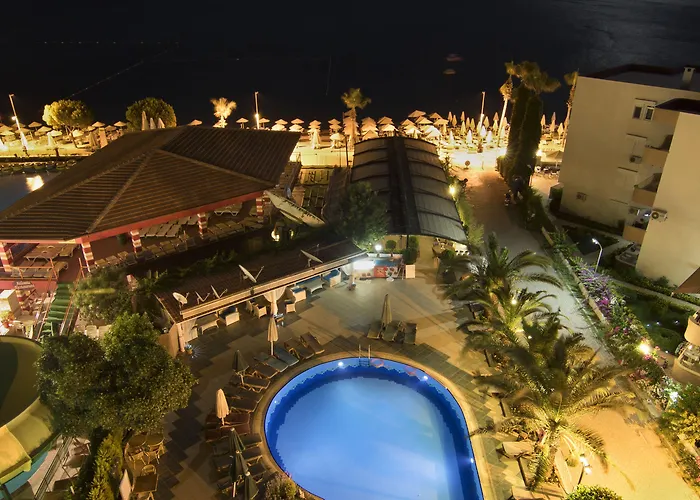 浪漫海滩酒店 3*